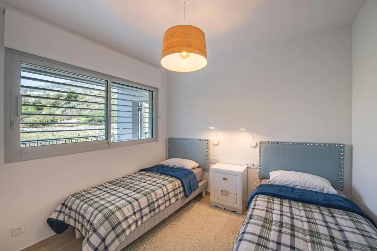 Excellent Two Bedroom Apartment Fuengirola